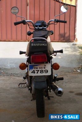 Red Suzuki MAX 100R Red Suzuki MAX 100R