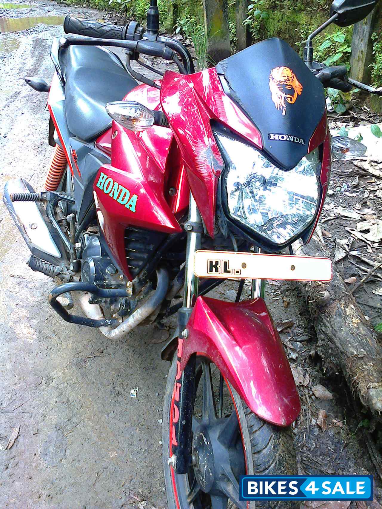 Red Honda CB Twister