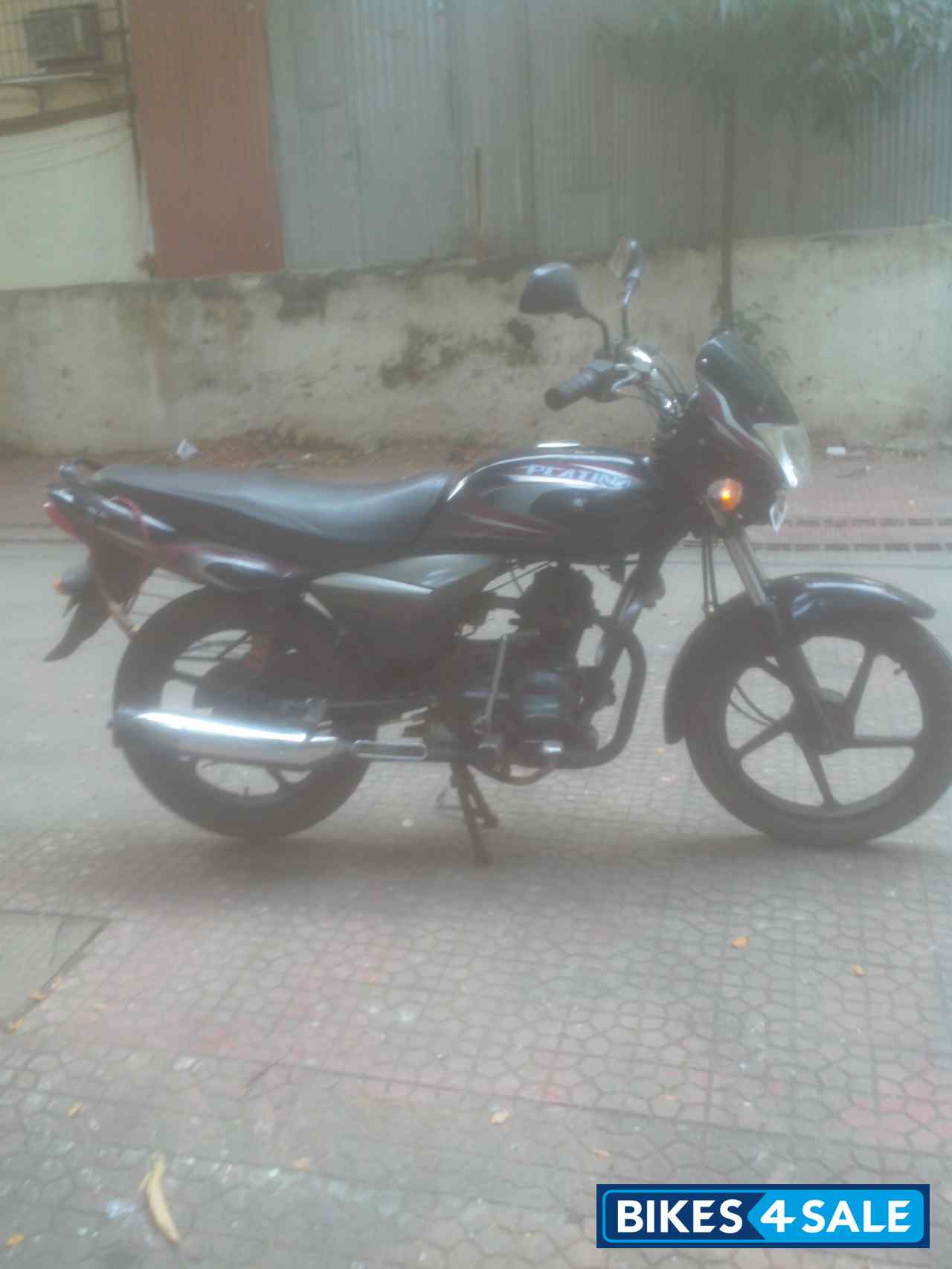 bajaj platina black colour