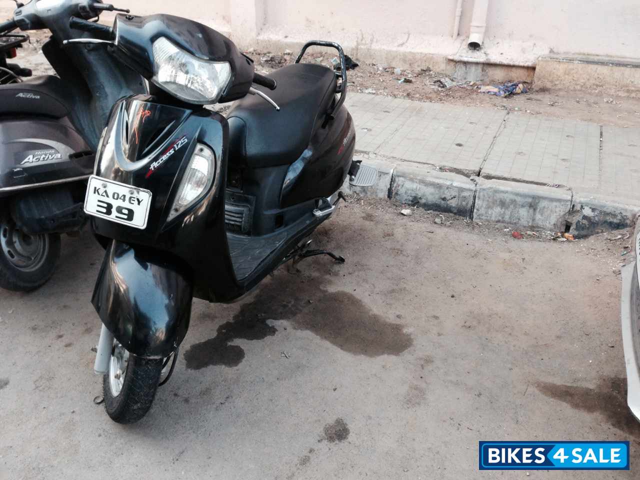 Black Suzuki Access 125