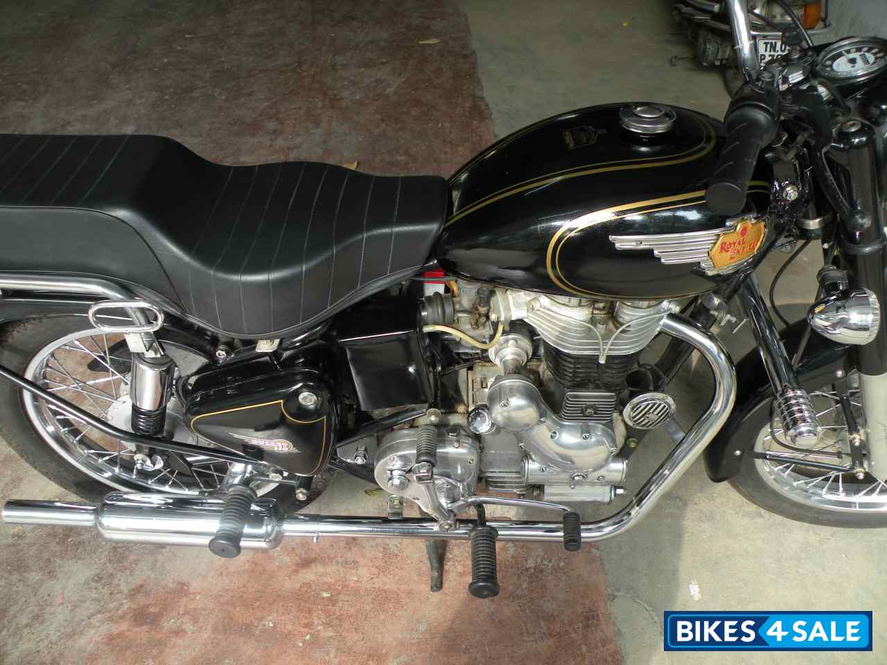 Black Royal Enfield Bullet Standard 350