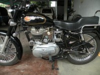 Black Royal Enfield Bullet Standard 350