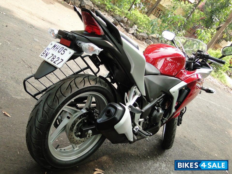 Red Honda CBR 250R
