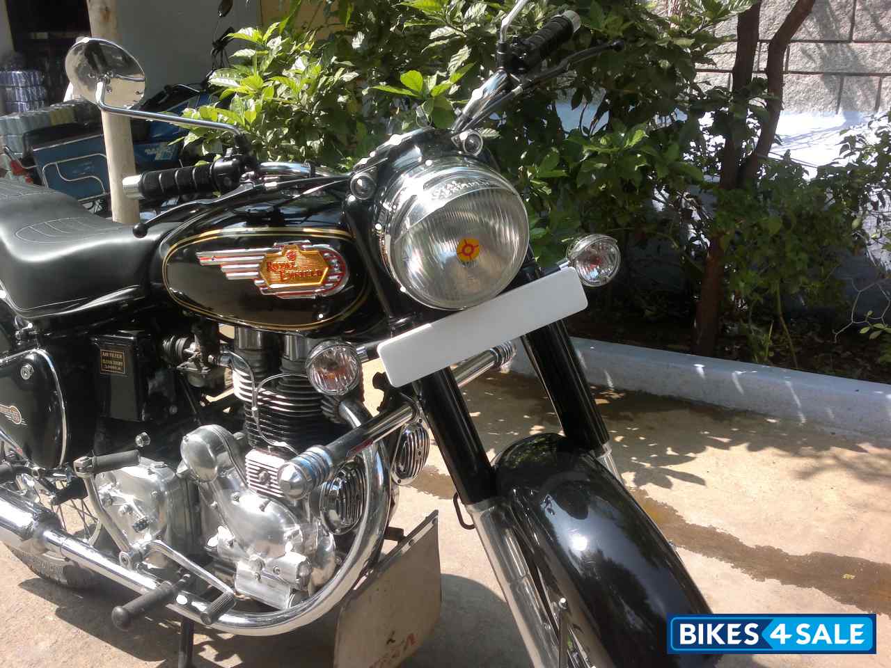 Black Royal Enfield Bullet Standard 350