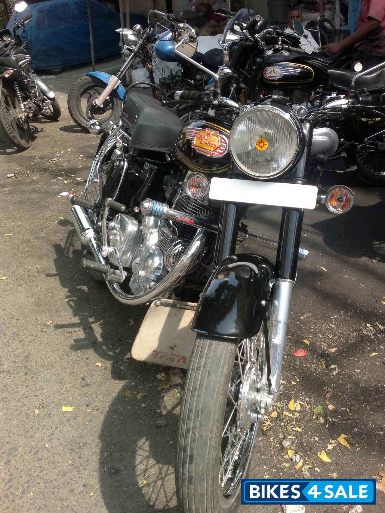 Black Royal Enfield Bullet Standard 350