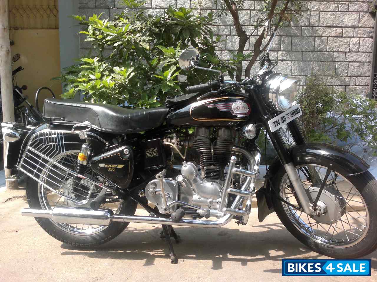 Black Royal Enfield Bullet Standard 350
