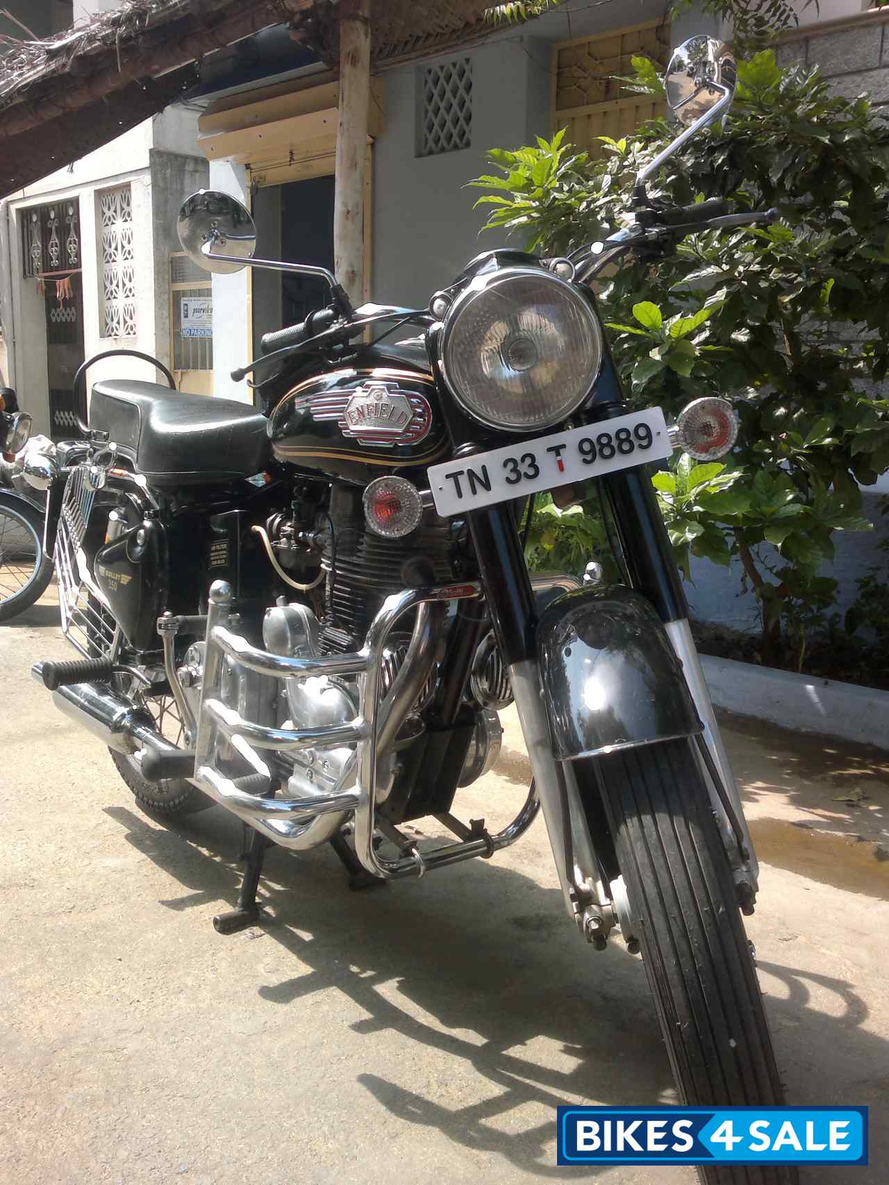 Black Royal Enfield Bullet Standard 350