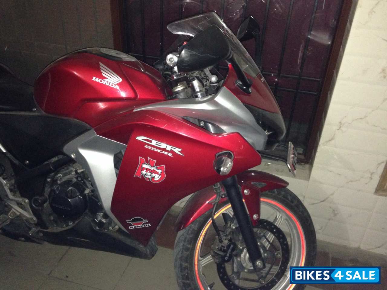 Red Honda CBR 250R