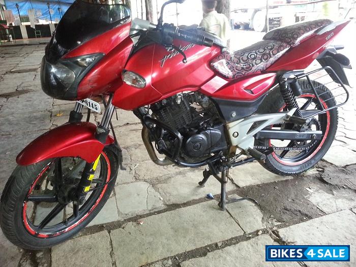 Red Bajaj Pulsar 180 DTSi