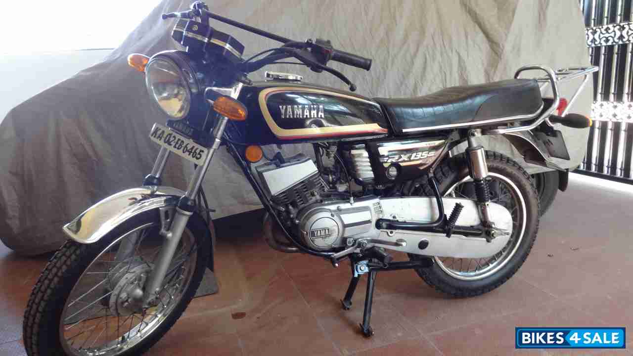Black Yamaha RX 135