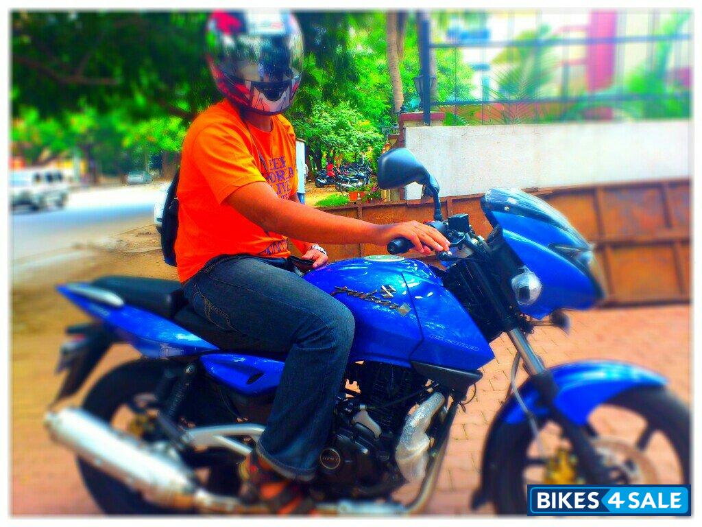 Blue Bajaj Pulsar 220 DTSFi