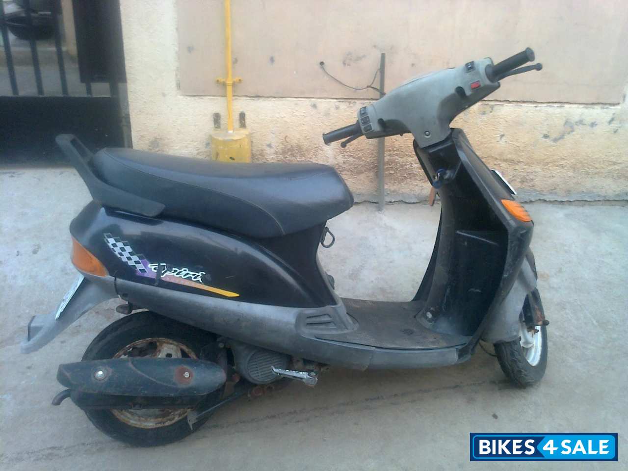 Black Bajaj Spirit Black Bajaj Spirit