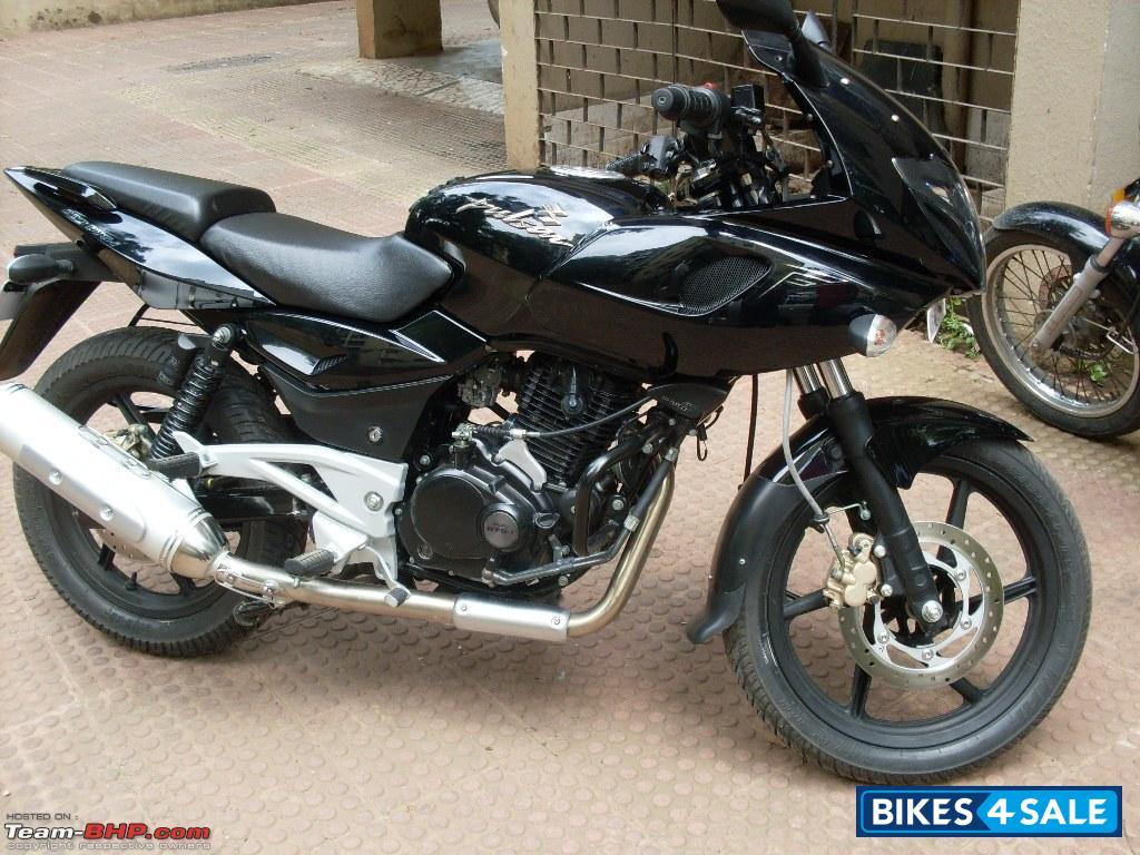 Blck Bajaj Pulsar 220 DTSi