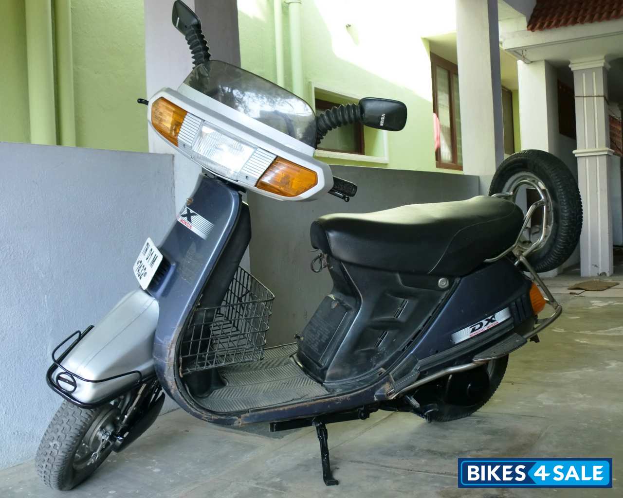 Blue/silver Grey Kinetic Kinetic Honda