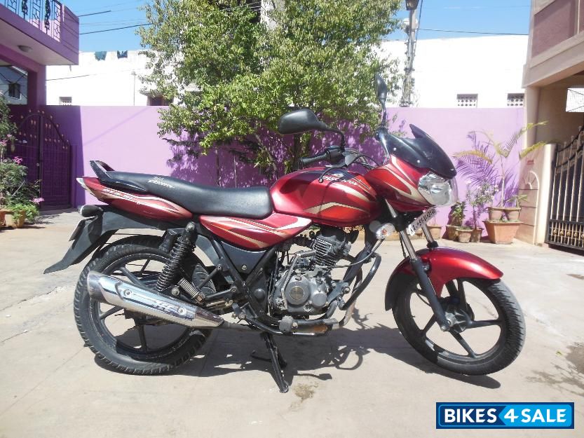 Red Bajaj Discover 100 DTS-Si