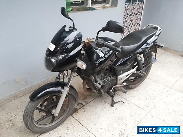 Black Bajaj Pulsar 180 DTSi Black Bajaj Pulsar 180 DTSi