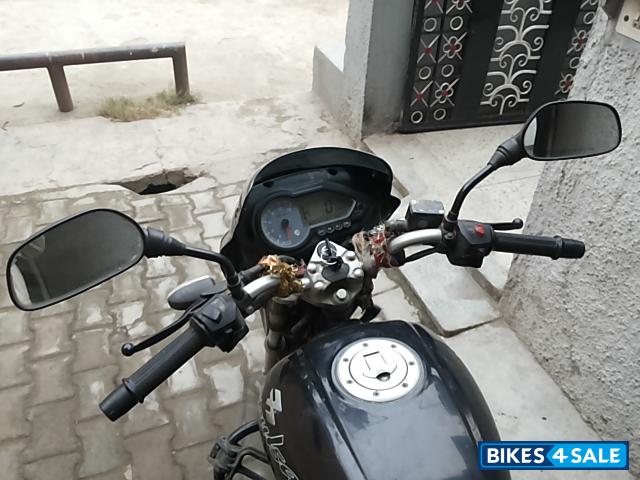 Black Bajaj Pulsar 180 DTSi Black Bajaj Pulsar 180 DTSi