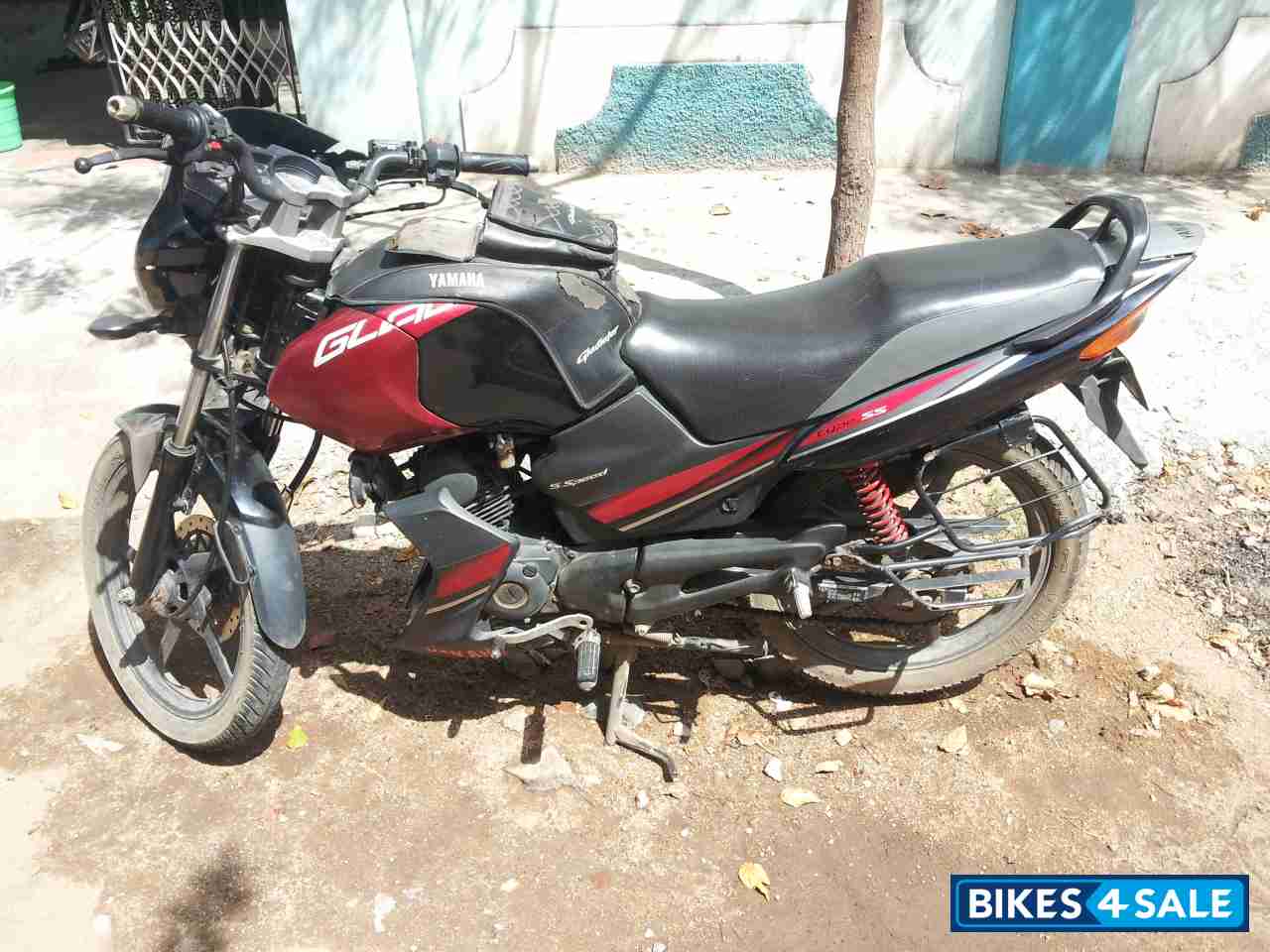 Red & Black Yamaha Gladiator Red & Black Yamaha Gladiator