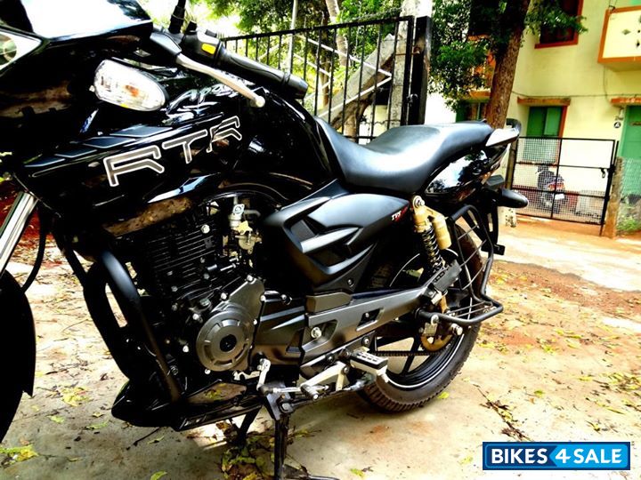 Black TVS Apache RTR 180