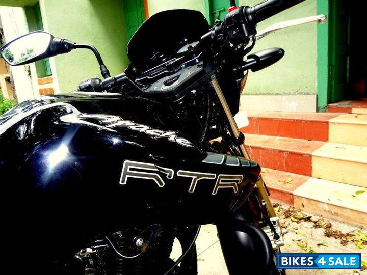 Black TVS Apache RTR 180