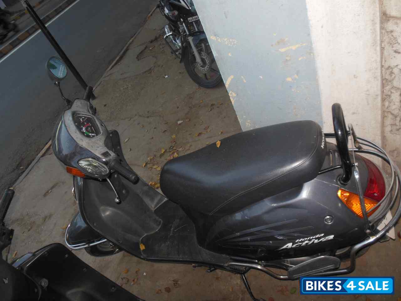 Gray Honda Activa