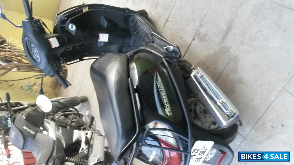 Black Suzuki Access 125