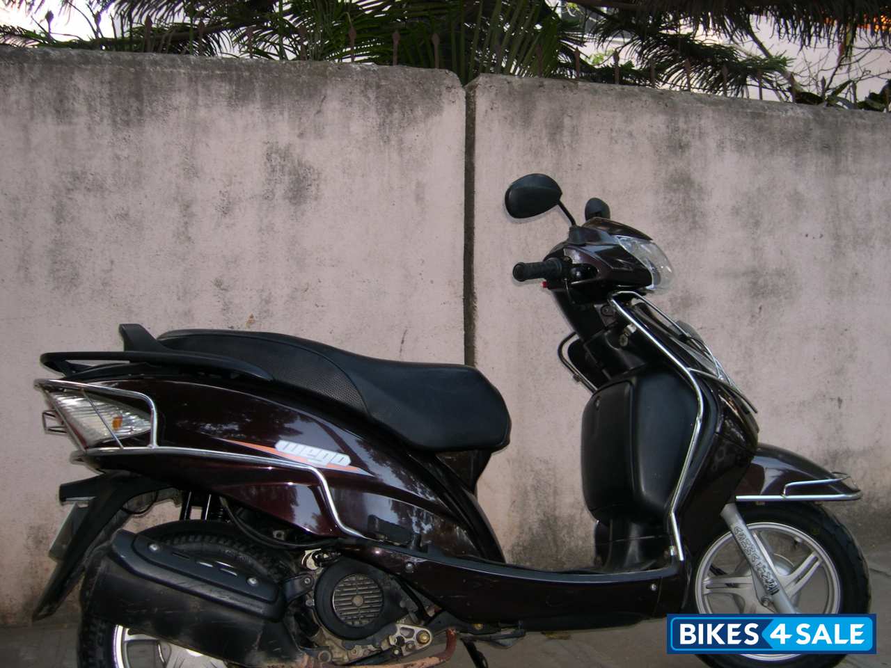 Brown TVS Wego