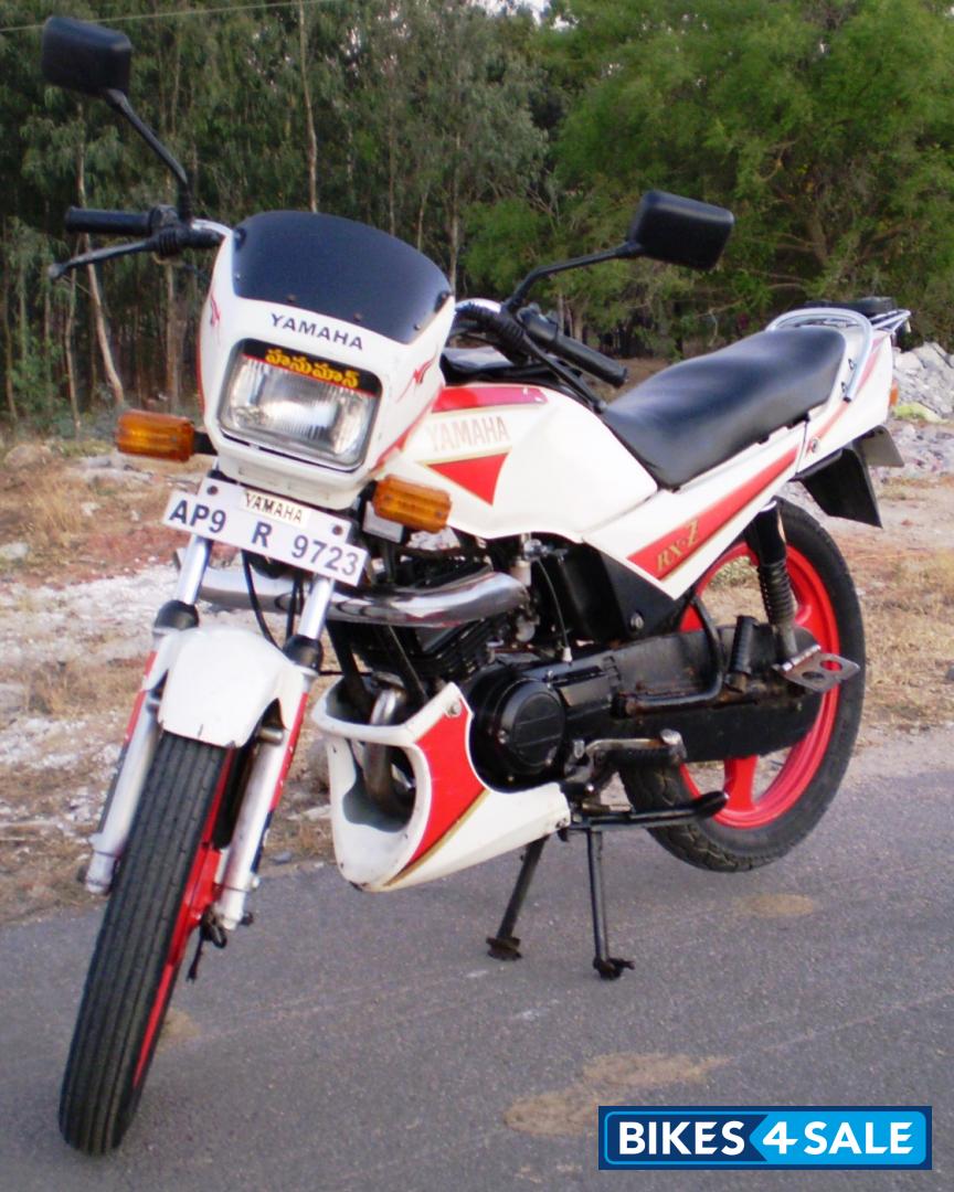 White Yamaha RXZ