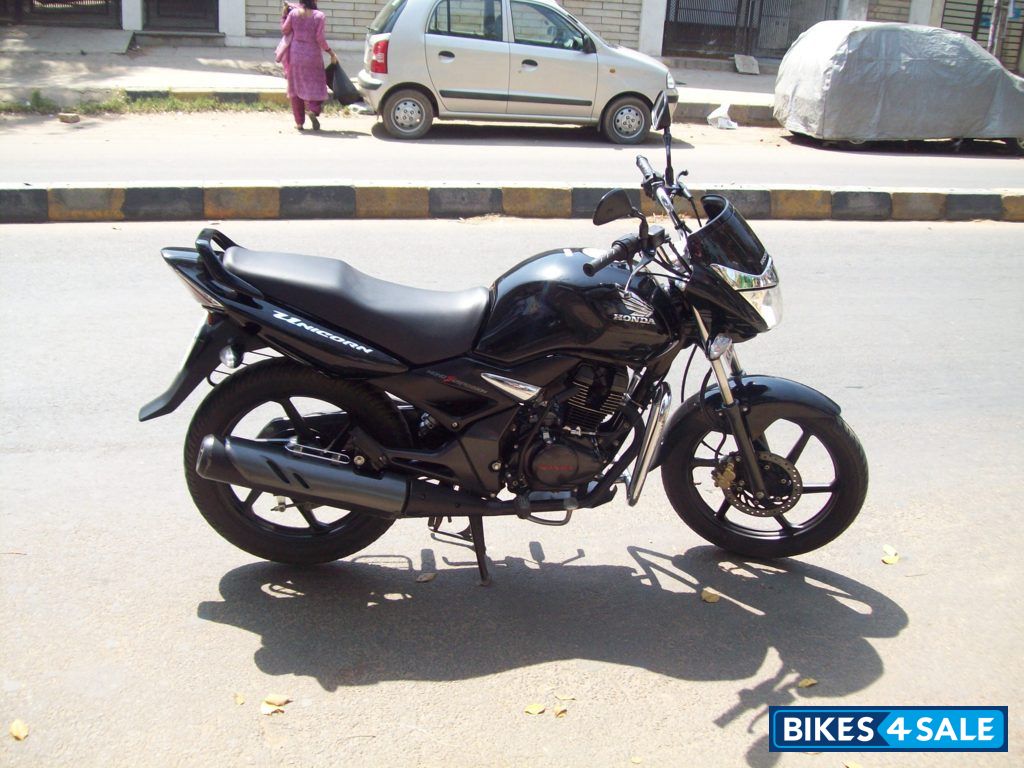 Black Honda Unicorn MotoGP