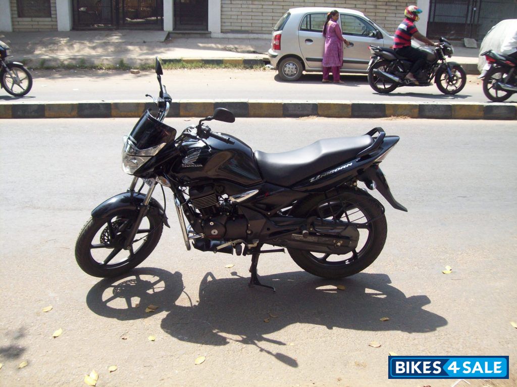 Black Honda Unicorn MotoGP