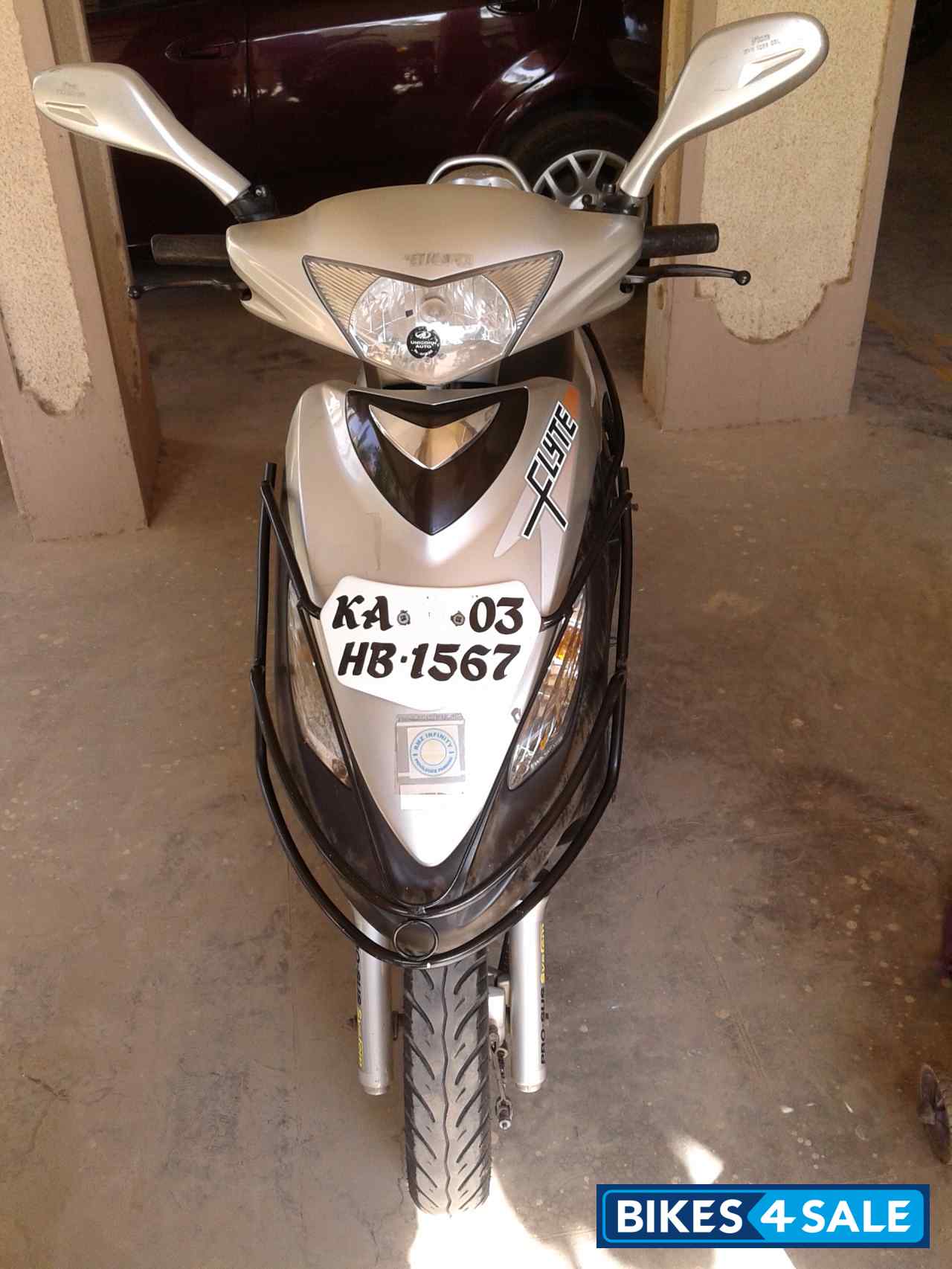 Silver Kinetic Flyte