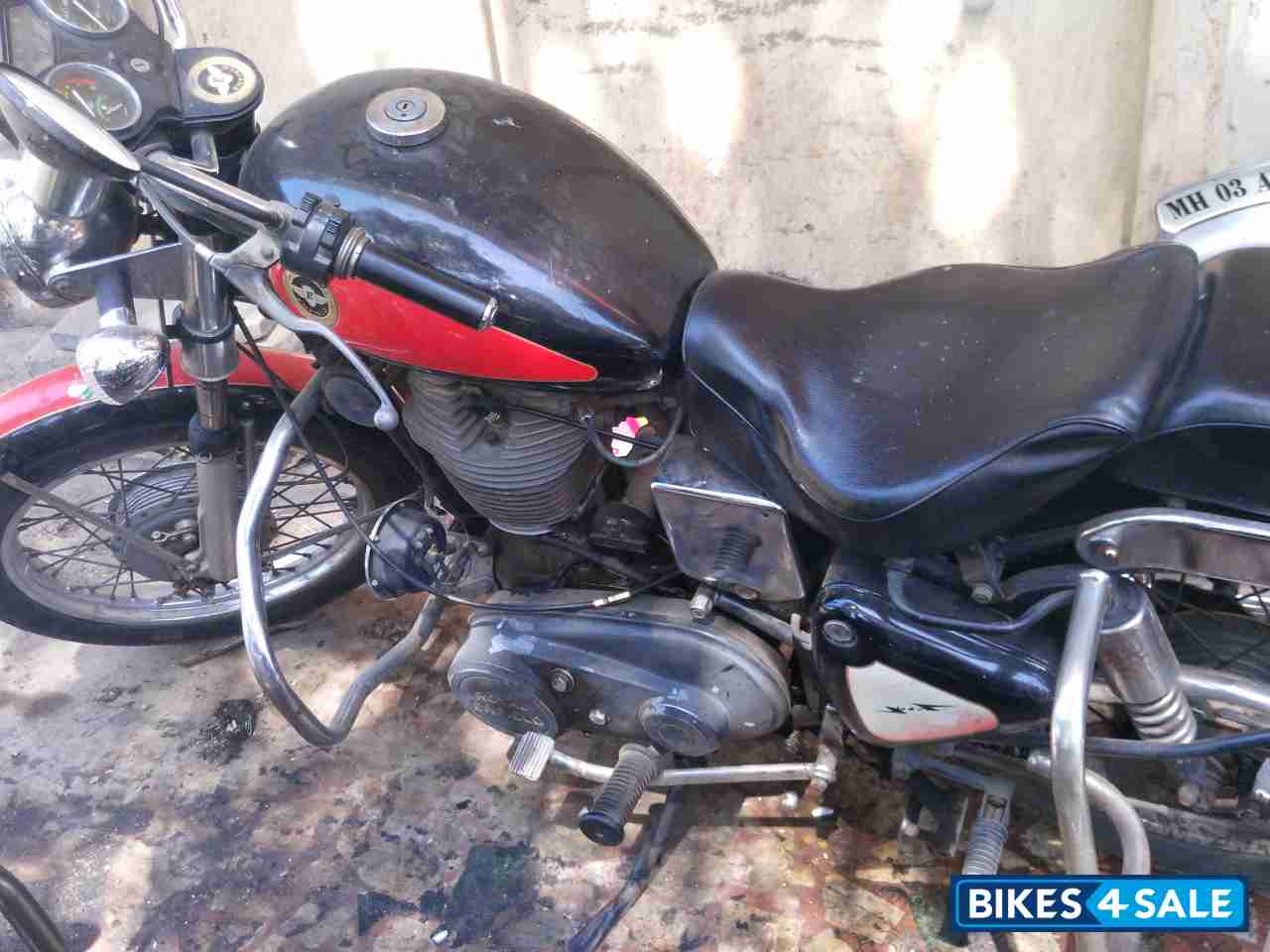 Black & Red Royal Enfield Lightning 535