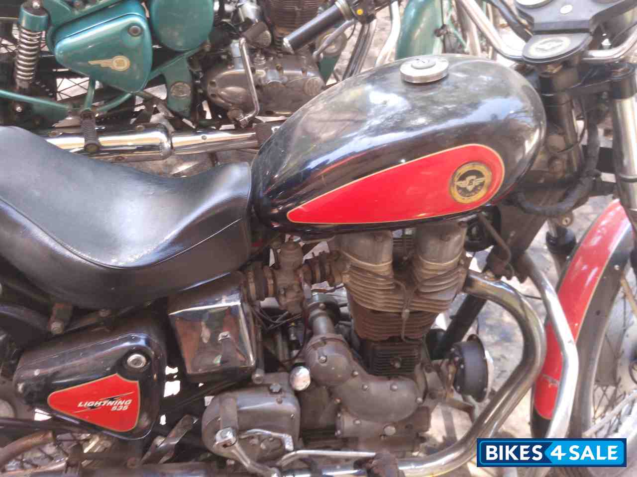 Black & Red Royal Enfield Lightning 535 Black & Red Royal Enfield Lightning 535