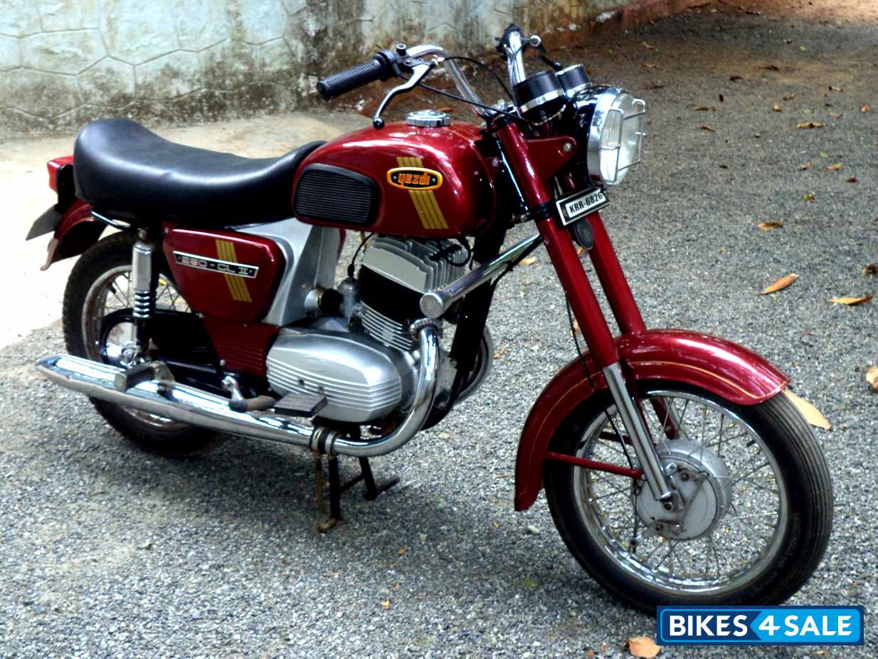 Red Ideal Jawa Yezdi CL II