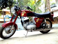 Red Ideal Jawa Yezdi CL II