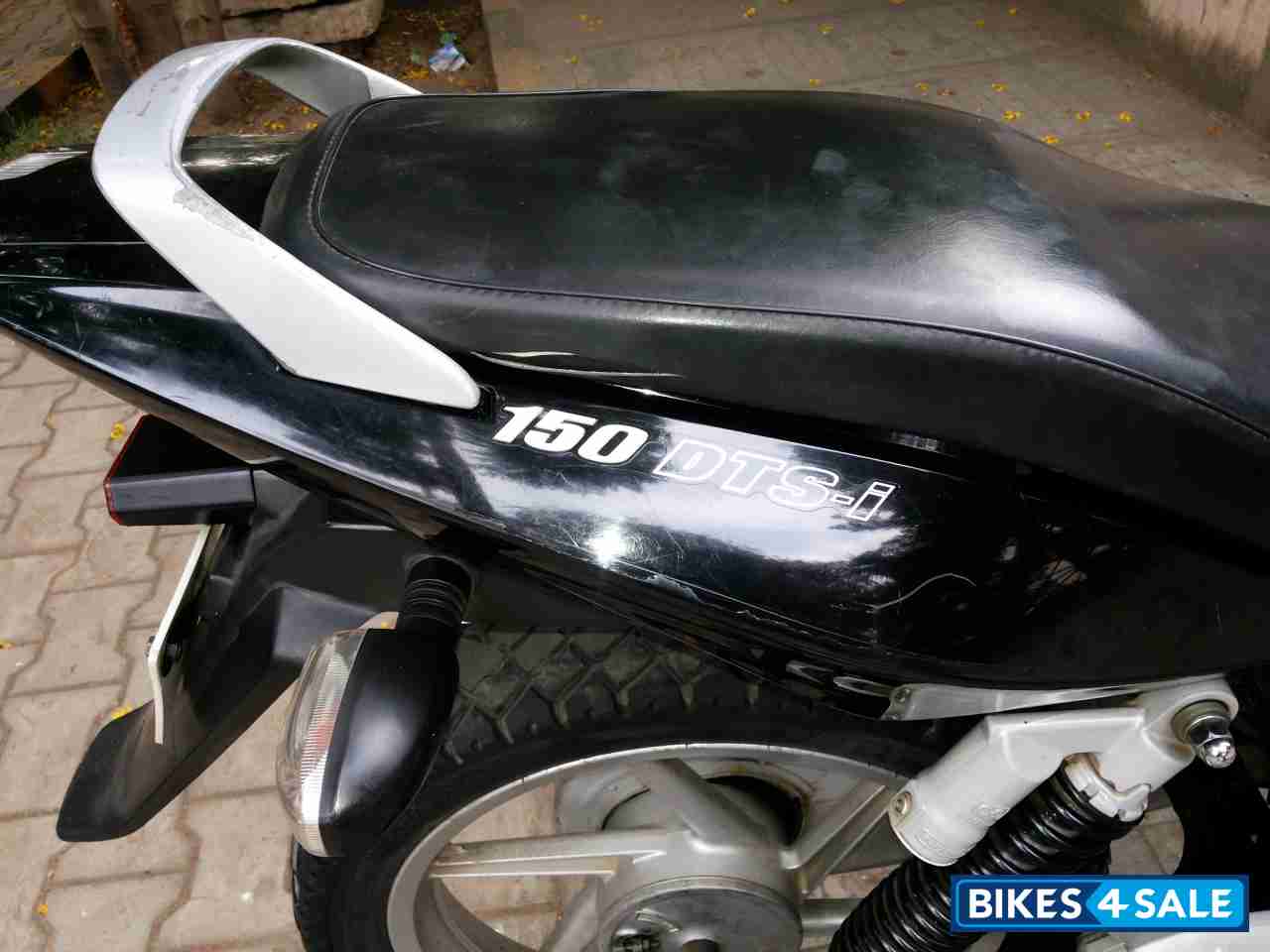 Black Bajaj Pulsar 150 DTSi