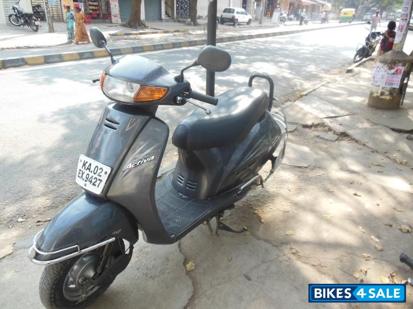 Gray Honda Activa