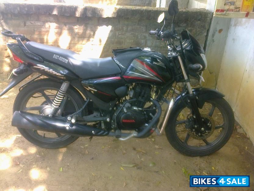 Black Honda CB Shine