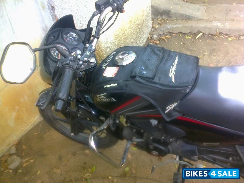 Black Honda CB Shine