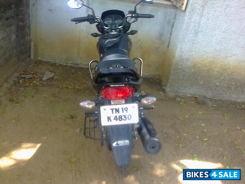 Black Honda CB Shine