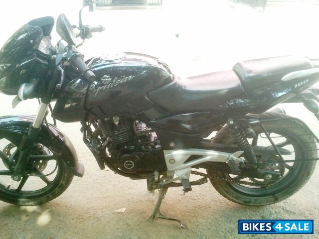Black Bajaj Pulsar 180 DTSi Black Bajaj Pulsar 180 DTSi