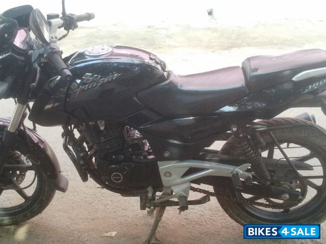 Black Bajaj Pulsar 180 DTSi Black Bajaj Pulsar 180 DTSi