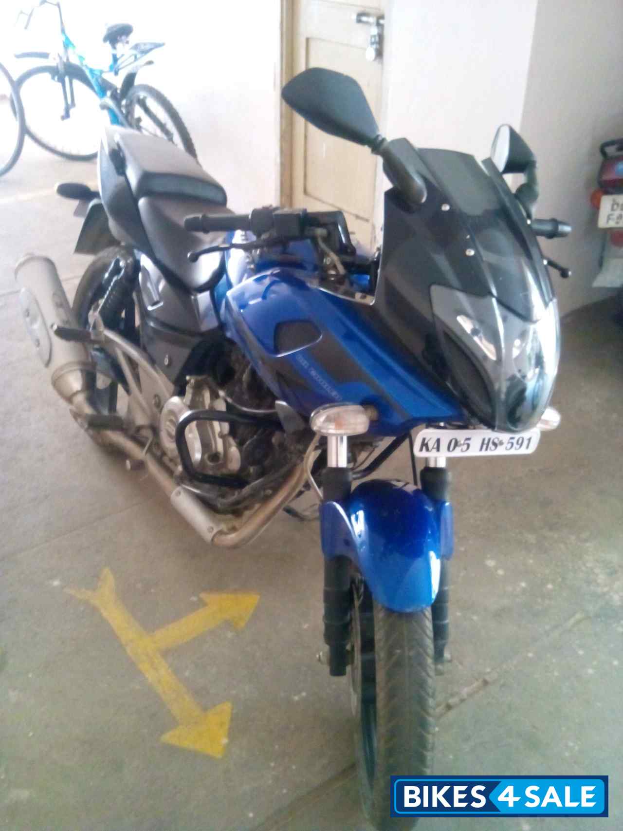 Blue Bajaj Pulsar 220 DTSi Blue Bajaj Pulsar 220 DTSi