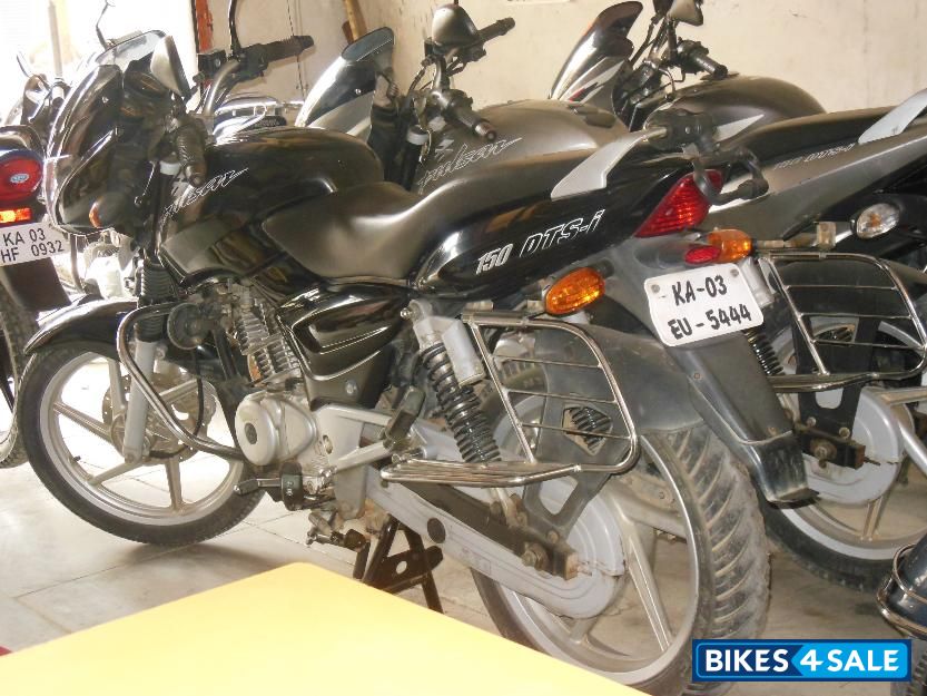 Black Bajaj Pulsar 150 DTSi