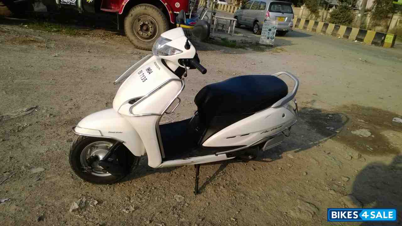 White Honda Activa