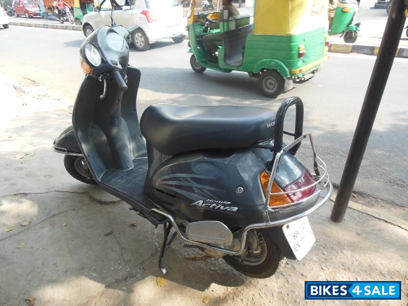 Gray Honda Activa