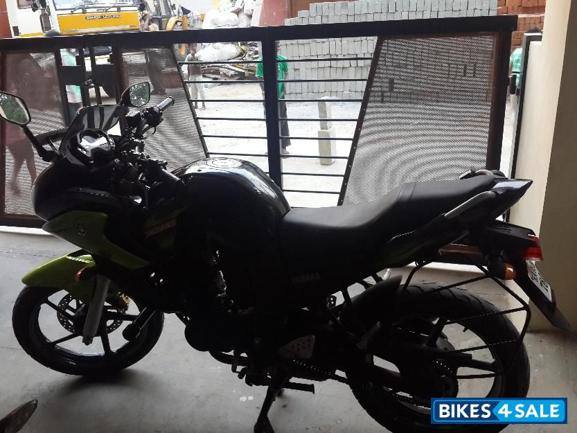 Green Black Yamaha Fazer