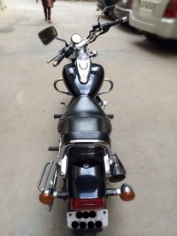 Black Bajaj Avenger 220 DTS-i