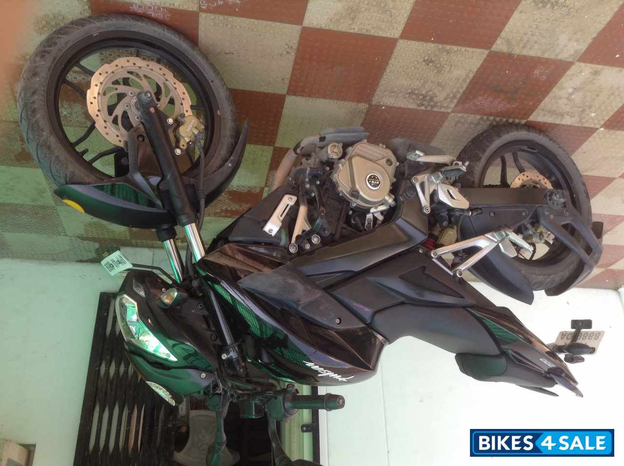 Black Bajaj Pulsar 200 NS