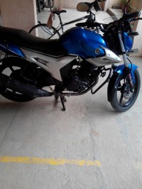 Blue Yamaha SZ-R